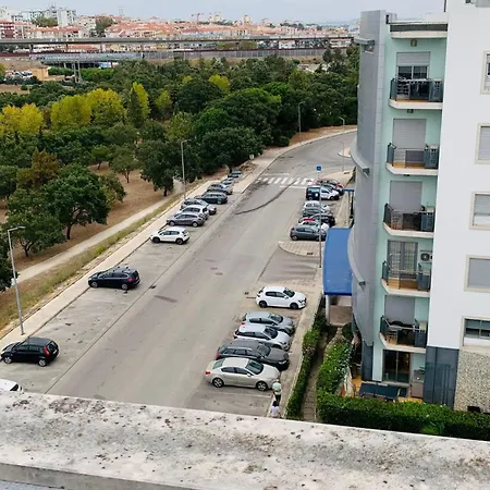 Modern Flat Near Lisbon With Garage Apartment Seixal (Setubal)