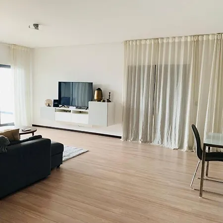 Modern Flat Near Lisbon With Garage Apartment Seixal (Setubal)