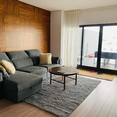Modern Flat Near Lisbon With Garage