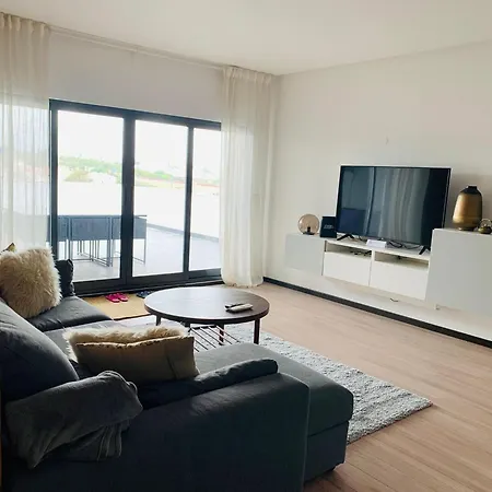 Modern Flat Near Lisbon With Garage * Seixal (Setubal)